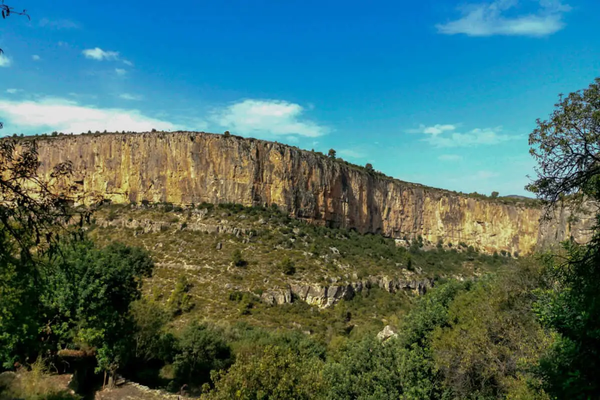 Cliff views in Chulilla, Spain