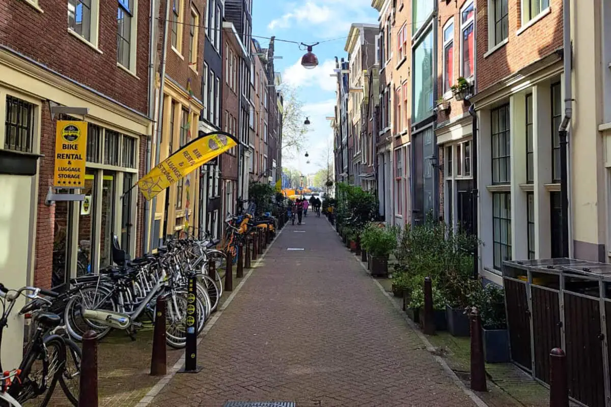Rent a bike store in Amsterdam