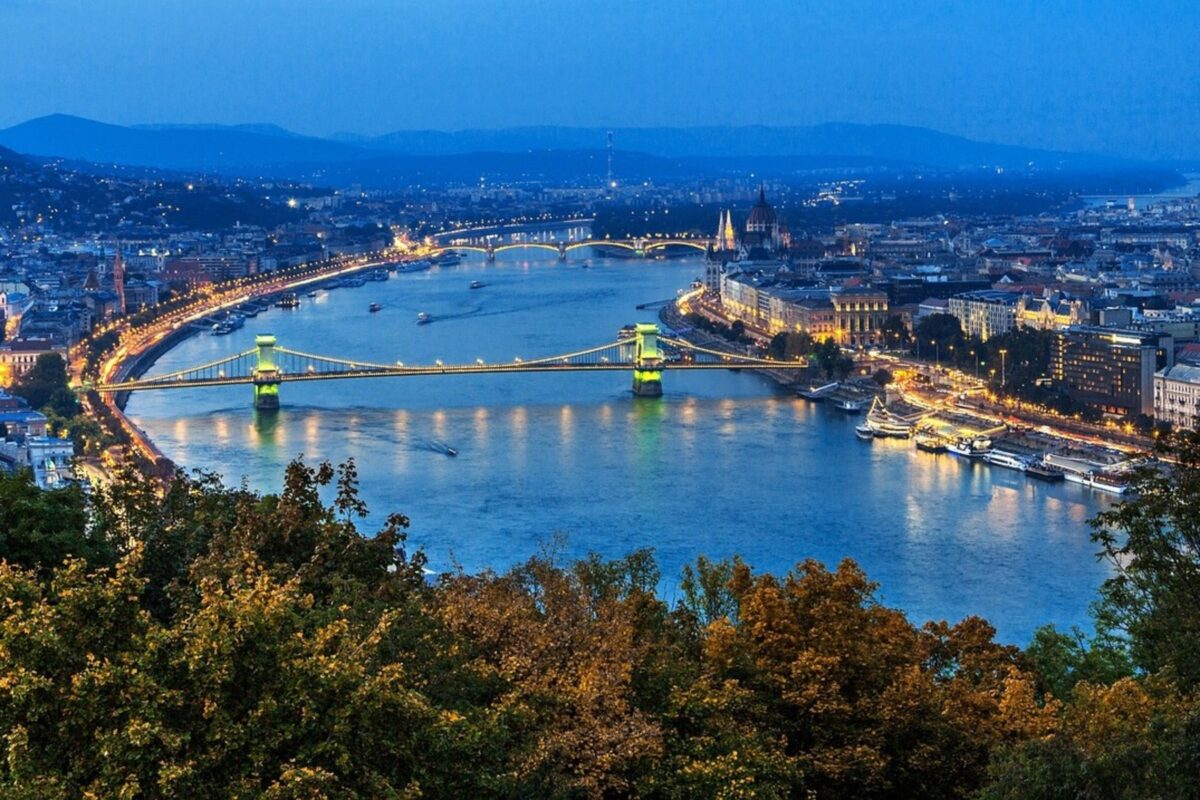 Szechenyi chain bridge Budapest