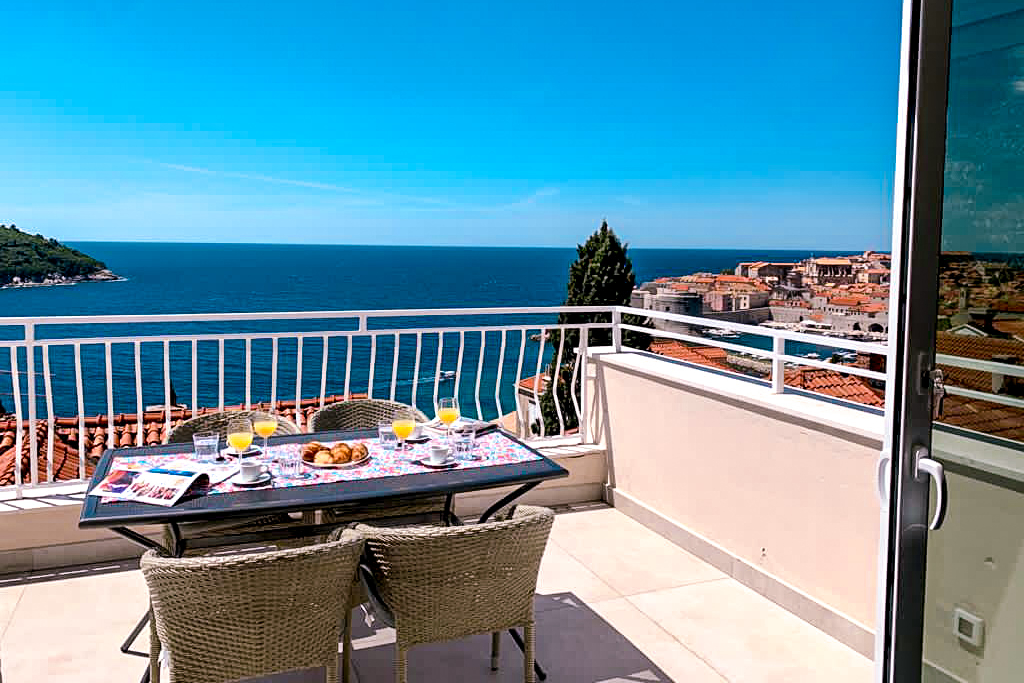 Balcony overlooking the sea